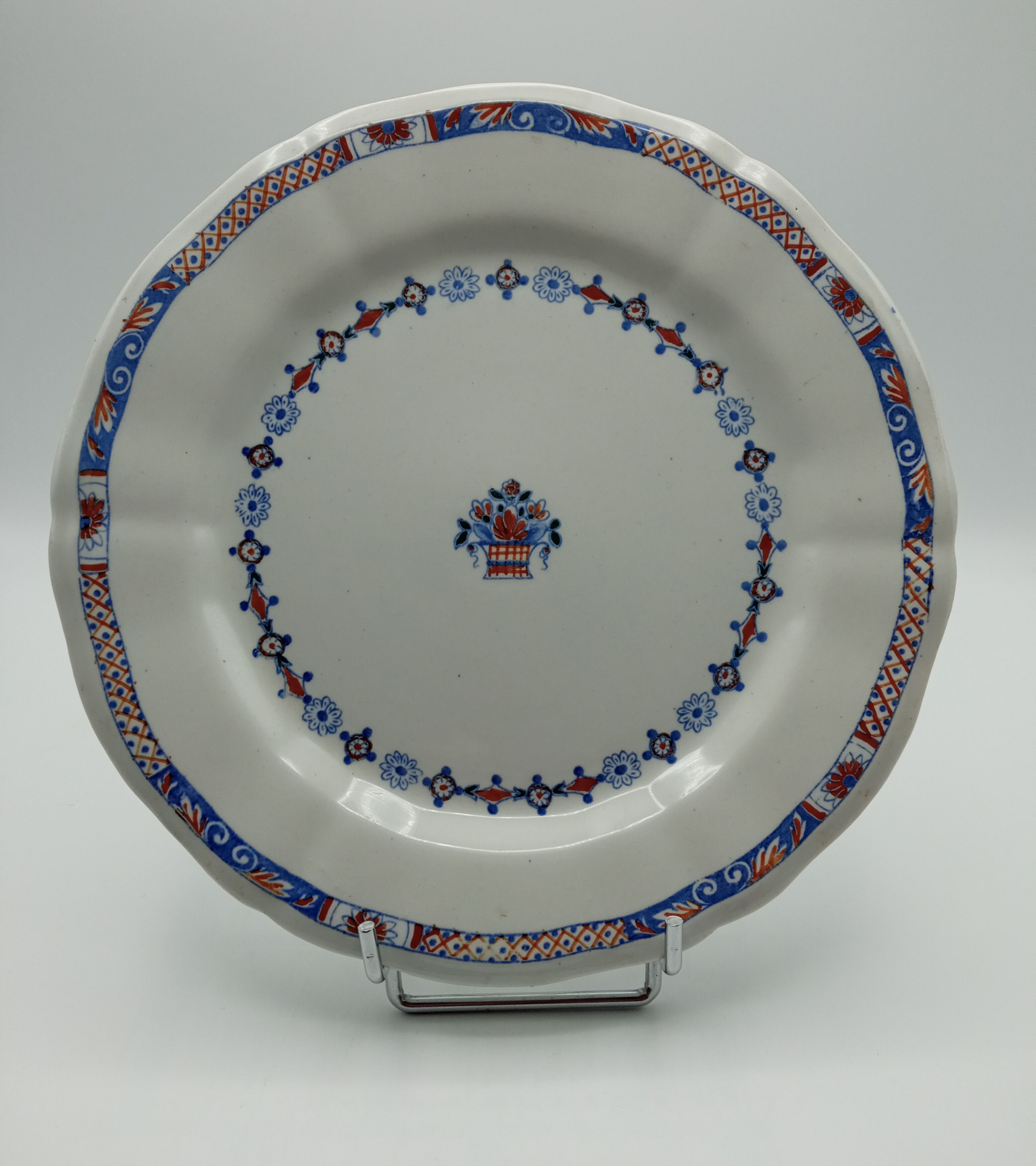 Assiette en faïence " modèle Rouen"