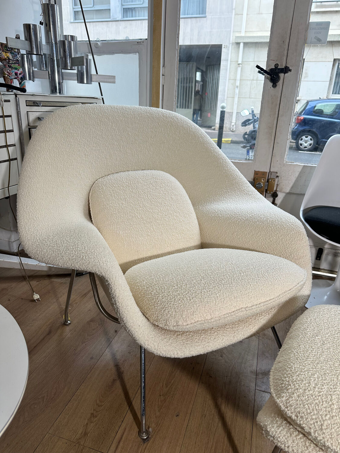 Womb Chair and Ottoman Eero Saarinen for Knoll