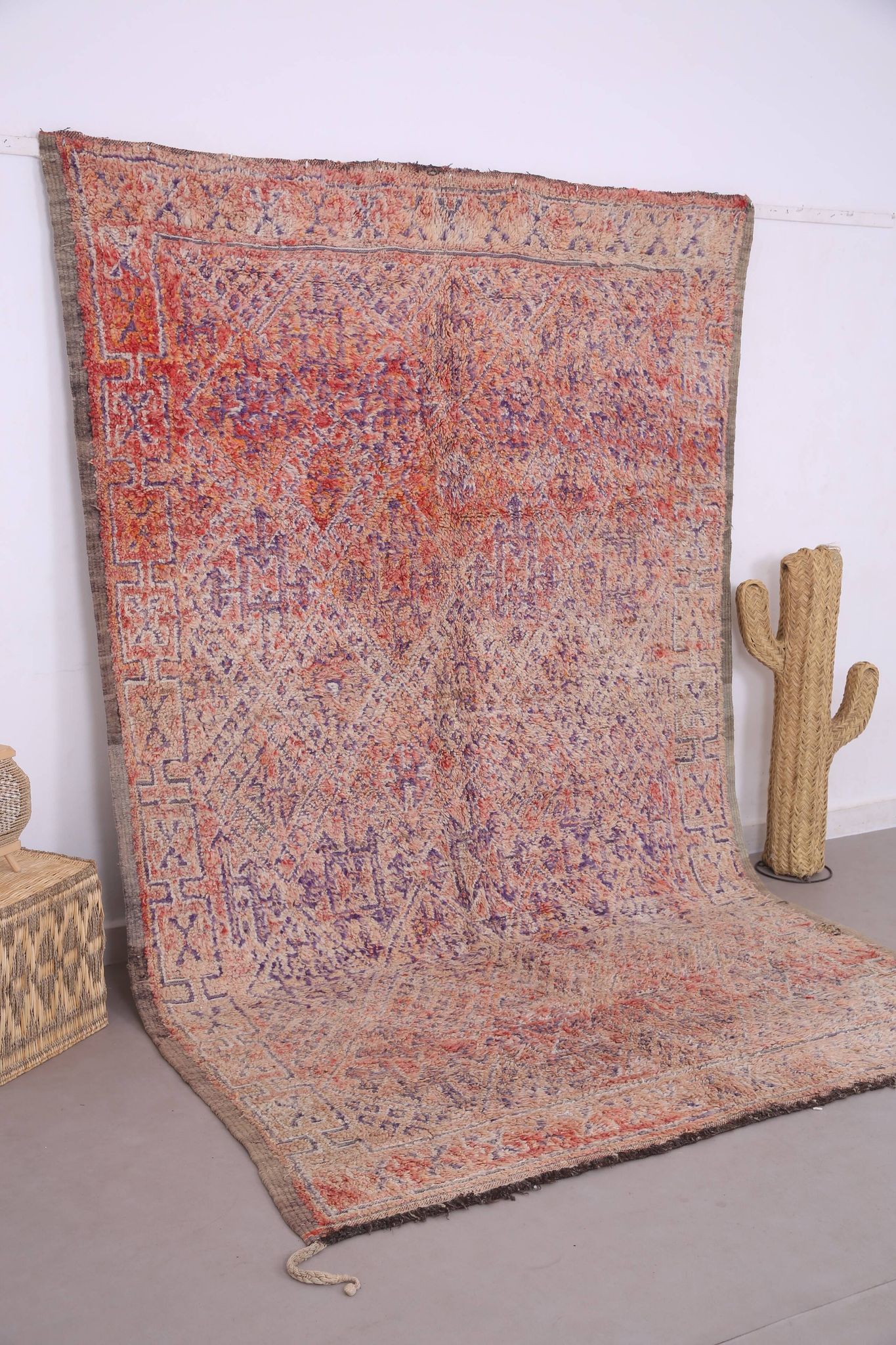Pink Vintage Moroccan Rug 197 x 320 cm, Berber Wool Rug, Handmade Boho Rug