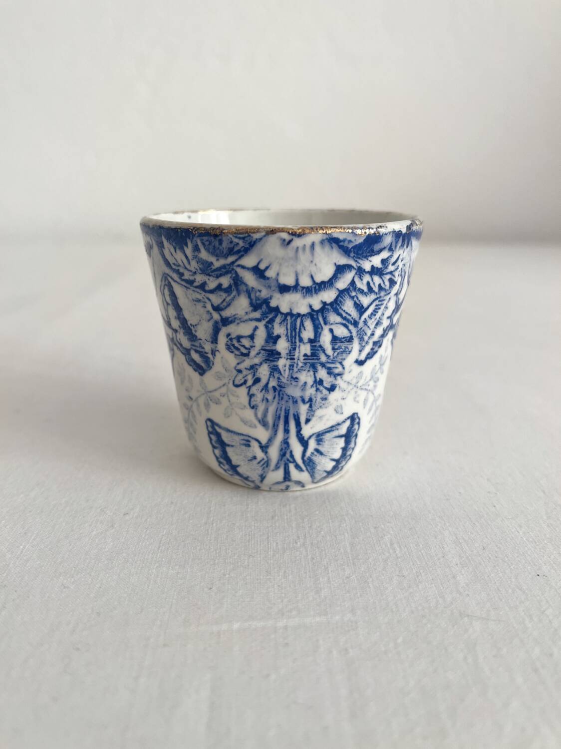 Saint Amand “Floral” old iron earth coffee cup