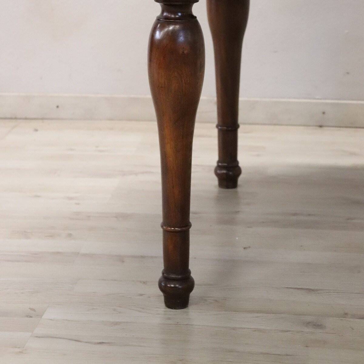 Antique Oval Table In Walnut, Italy Mid 19th Century