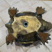 Tortue en laiton xxe patine dorée