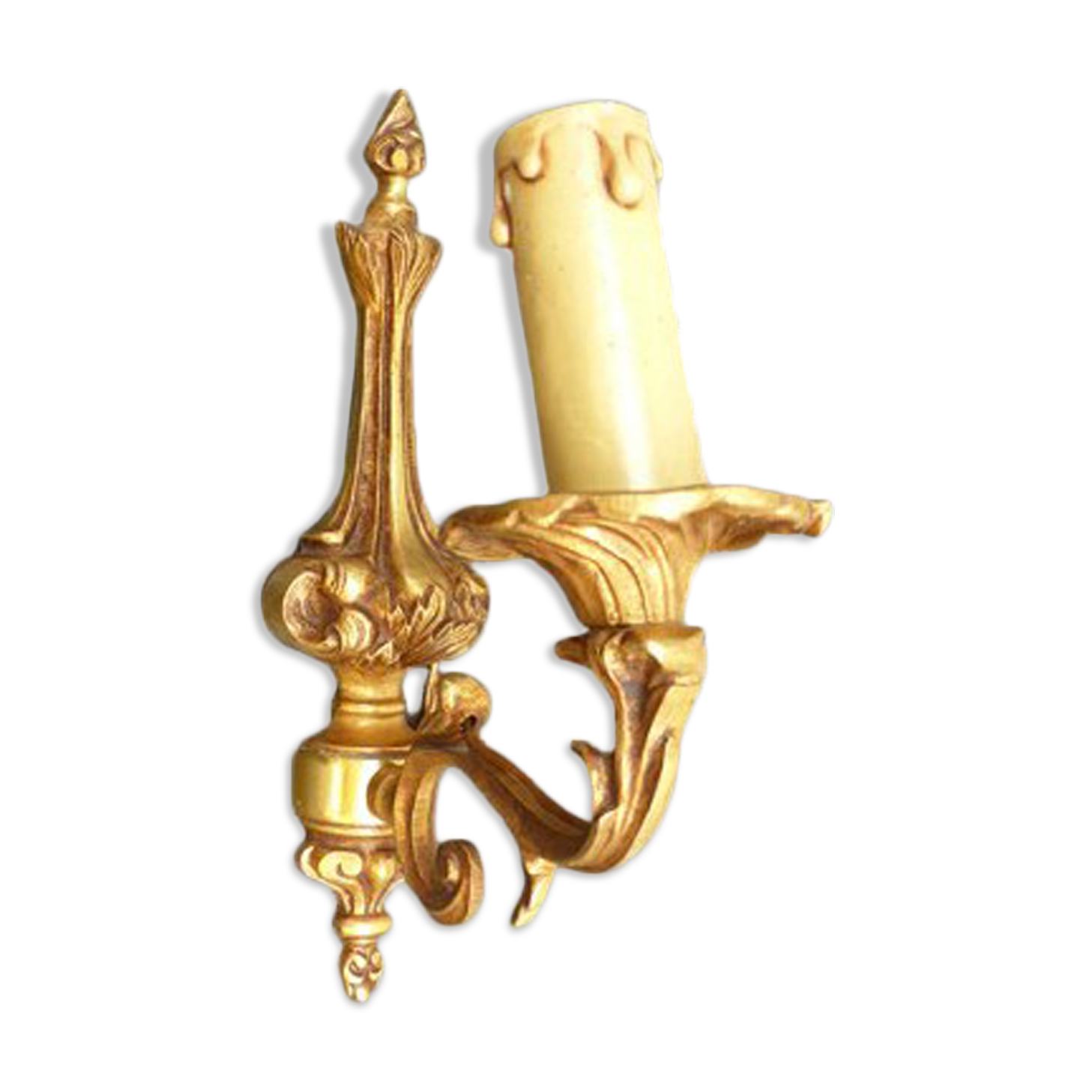 Louis XV style bronze wall lamp