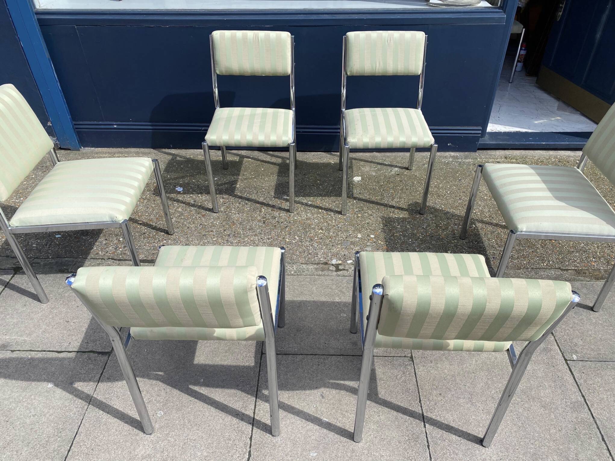 7 chaises de salle à manger chromées des années 1970 Hollywood Regency Modernist Vintage Table Italian