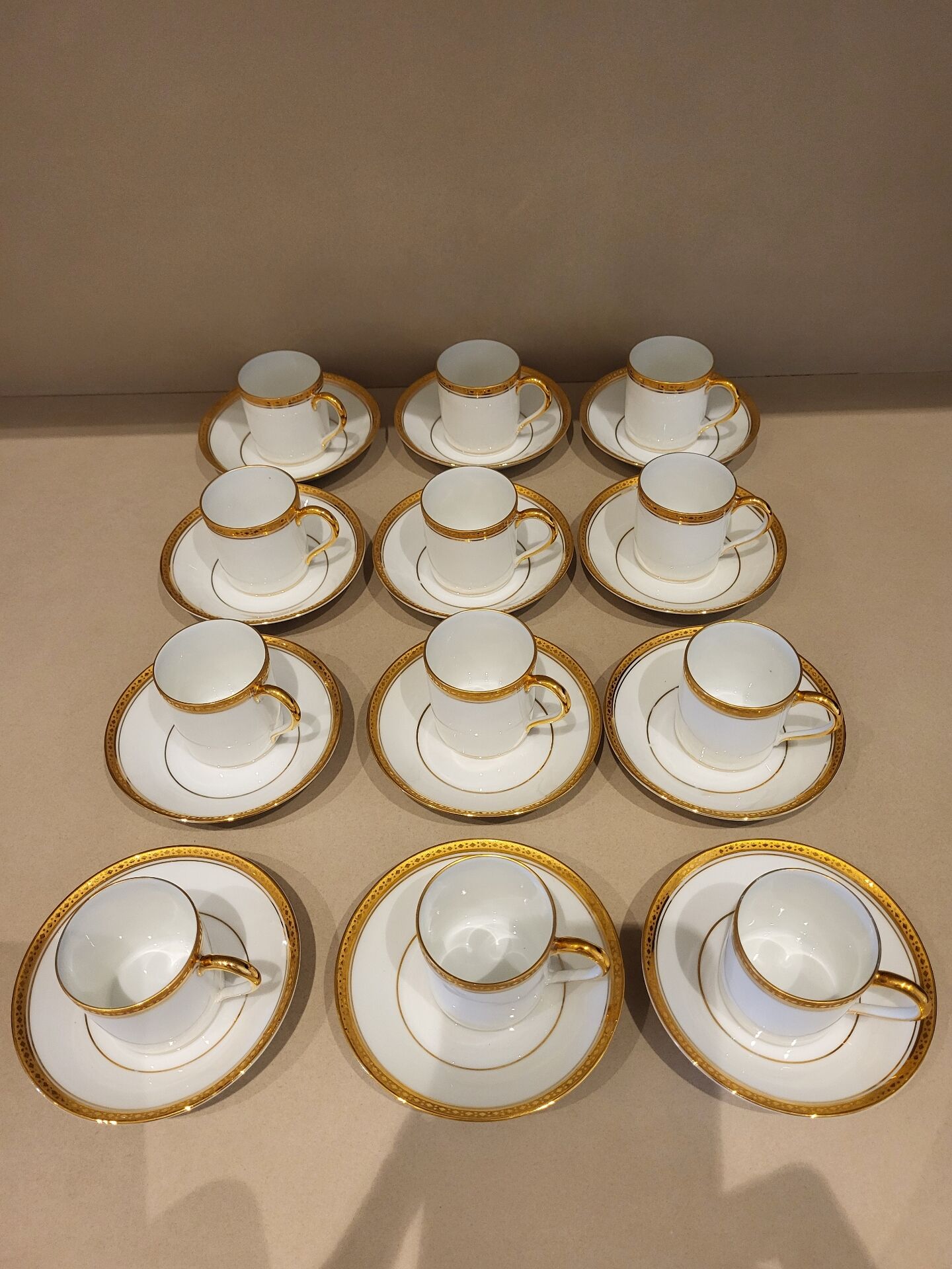 12 coffee cups
