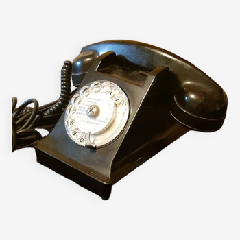 Téléphone en bakélite années 50.