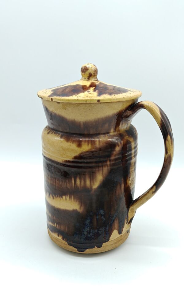 Pichet couvert en terre vernissée vaisselle ancienne française tigrée