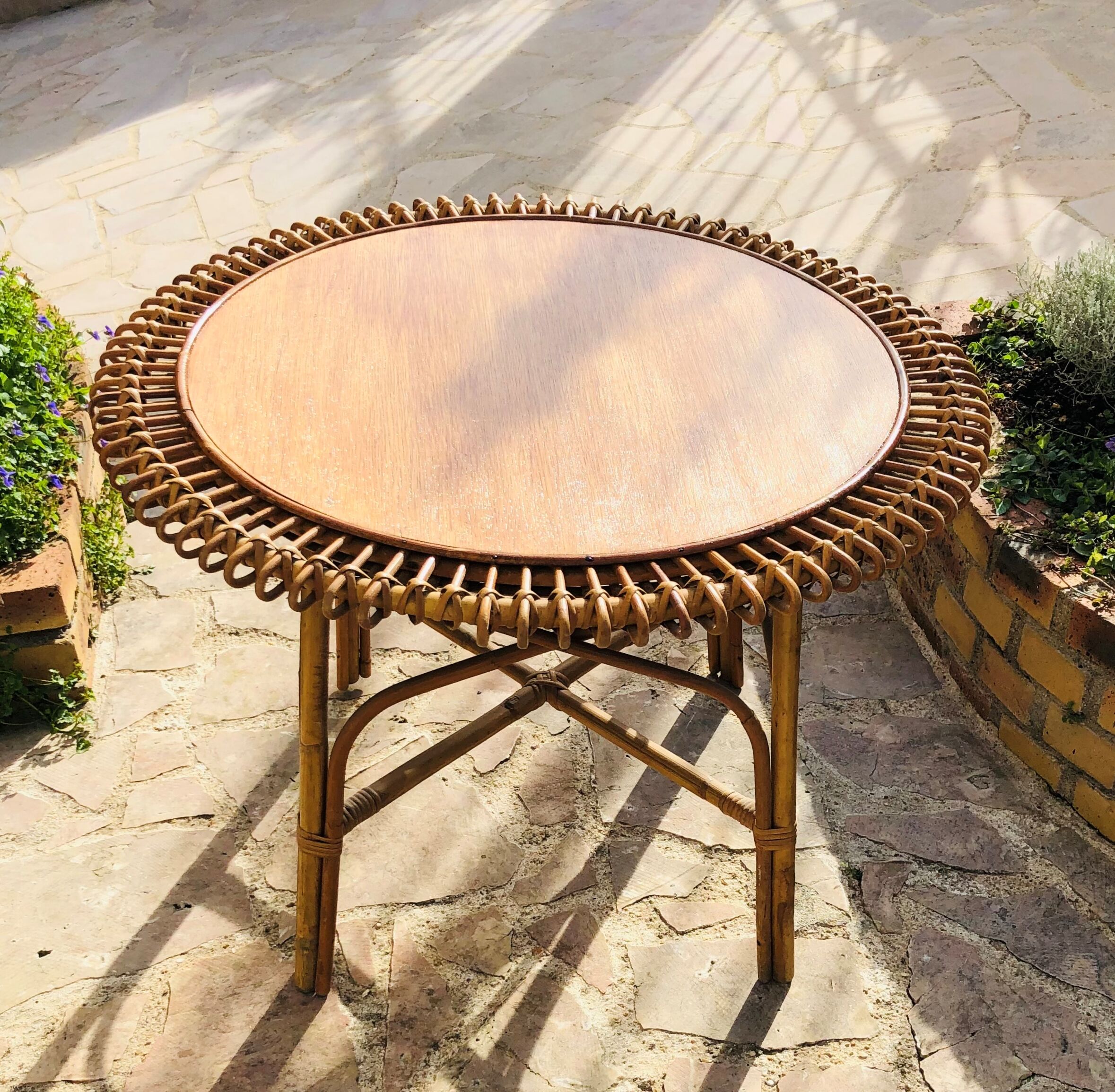 Table basse en rotin