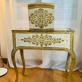 Venetian dresser from the 1960s/70s in carved wood with floral motifs.