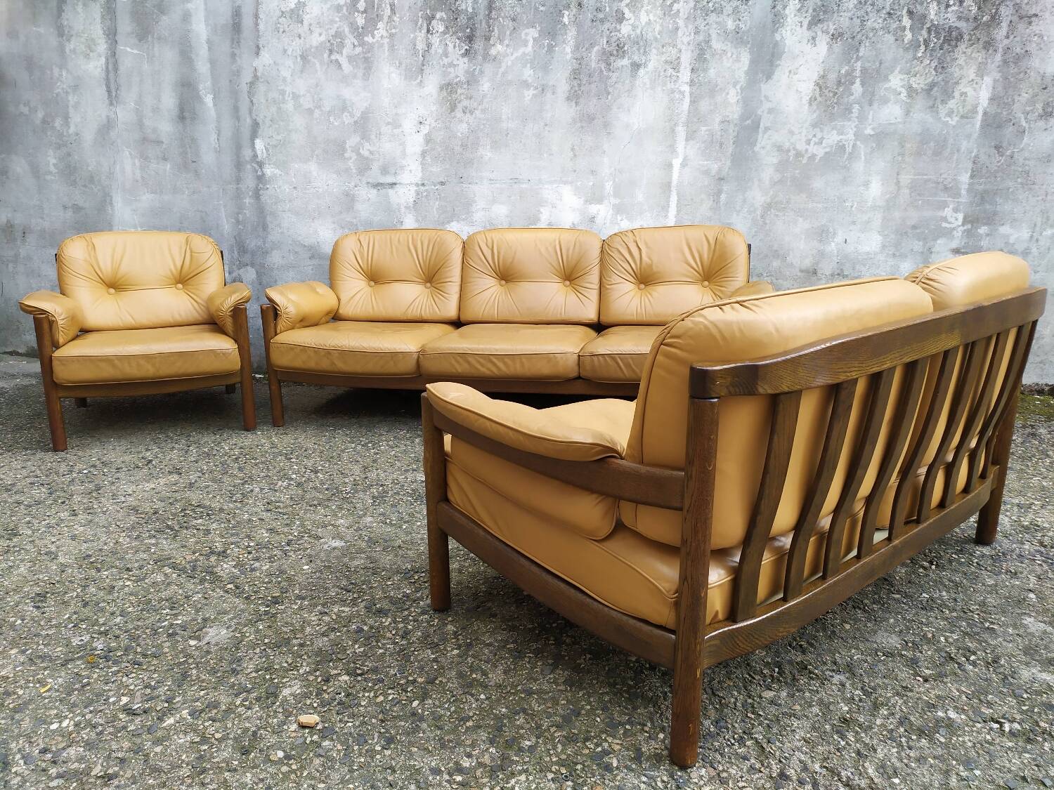 Scandinavian leather lounge