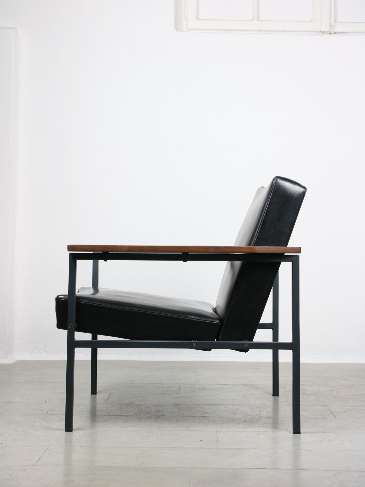 Fauteuil lounge vintage noir Bauhaus, années 70