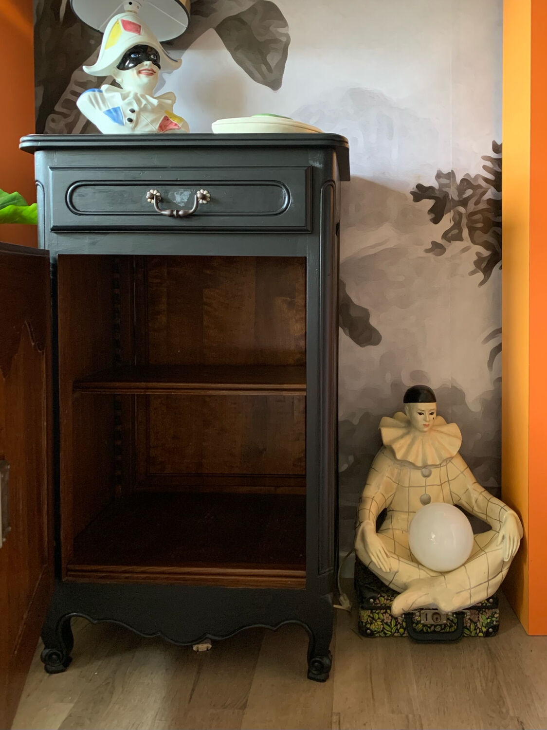 Black patinated jam