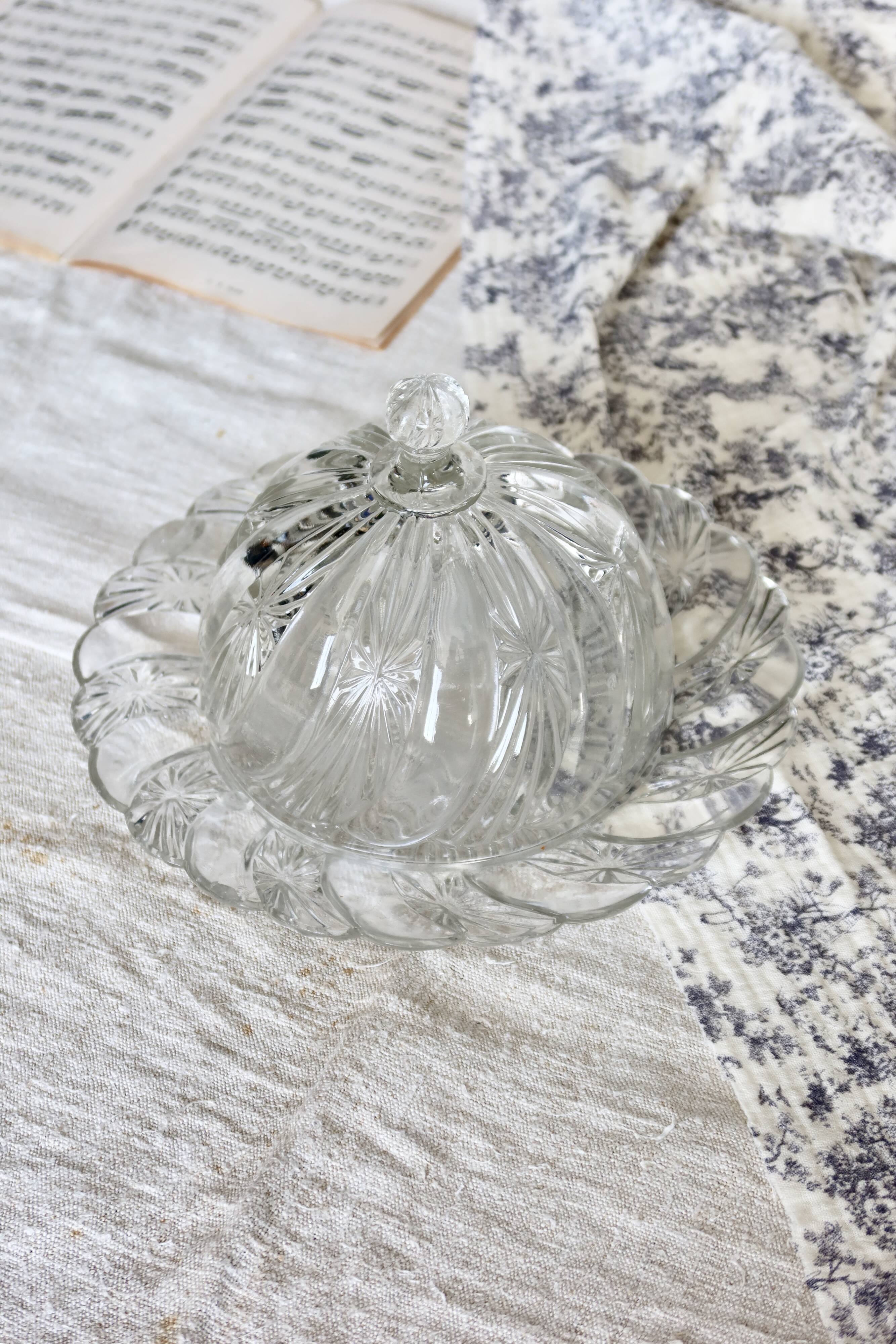 Vintage pressed glass cheese bell