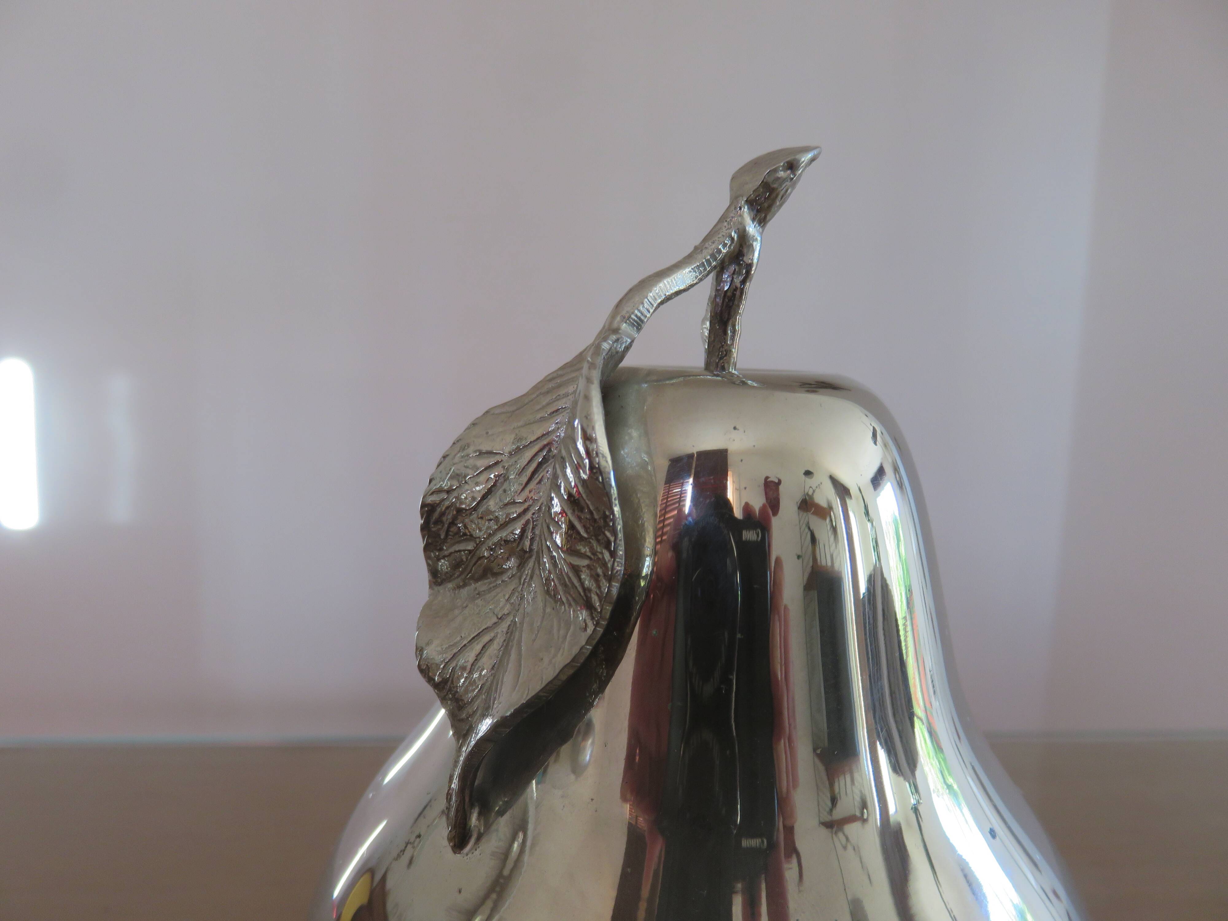 “Pear” sugar bowl in silver metal from the 70s