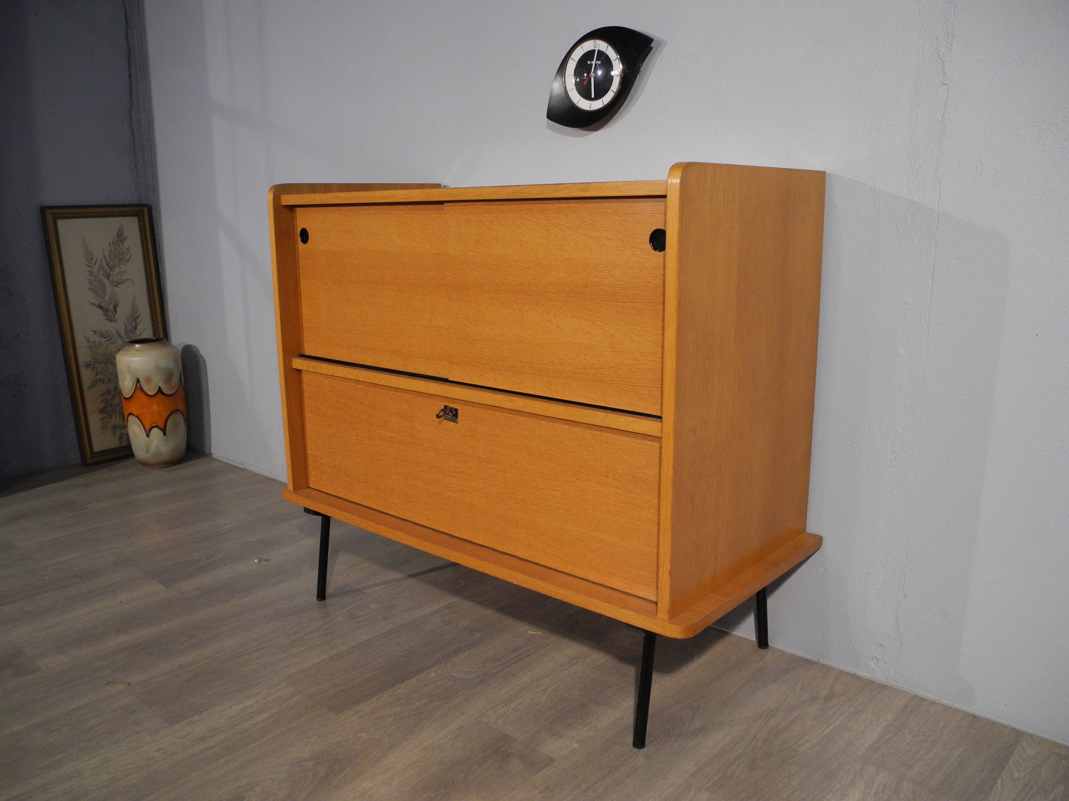 Buffet pour rangement de vinyl, datant des années 1950-1960