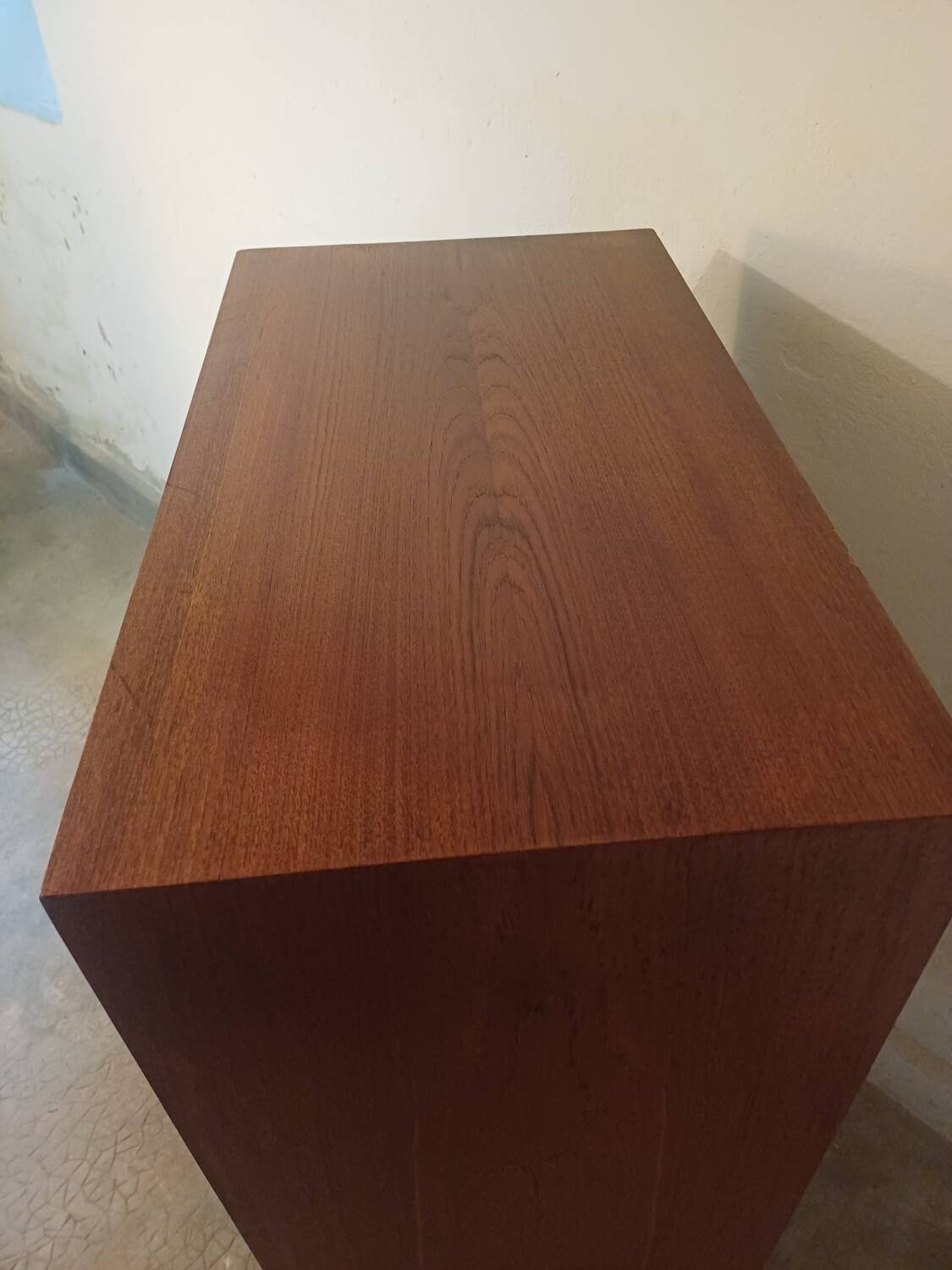 Scandinavian chest of drawers