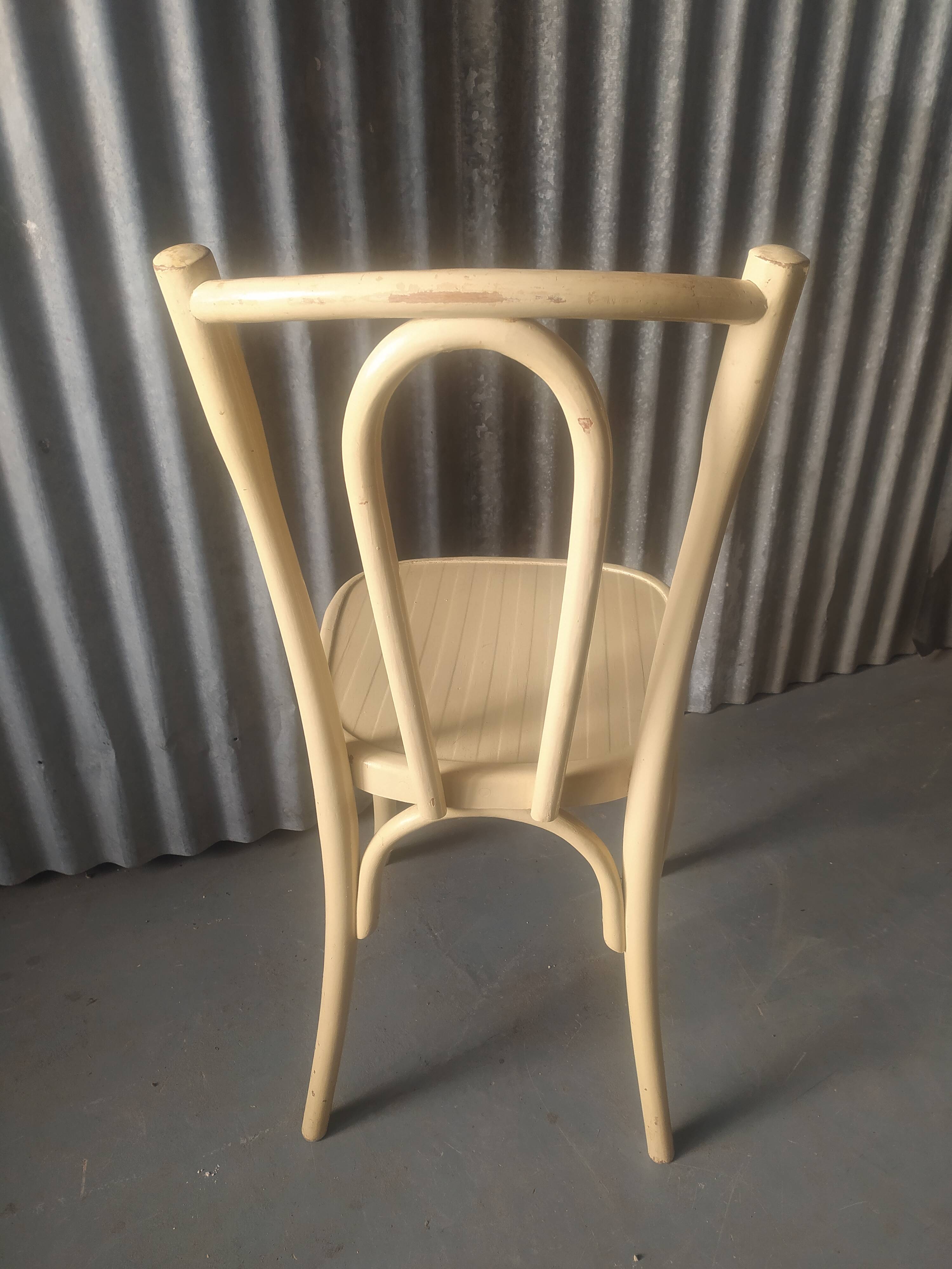 Taxhel curved wooden bistro chair