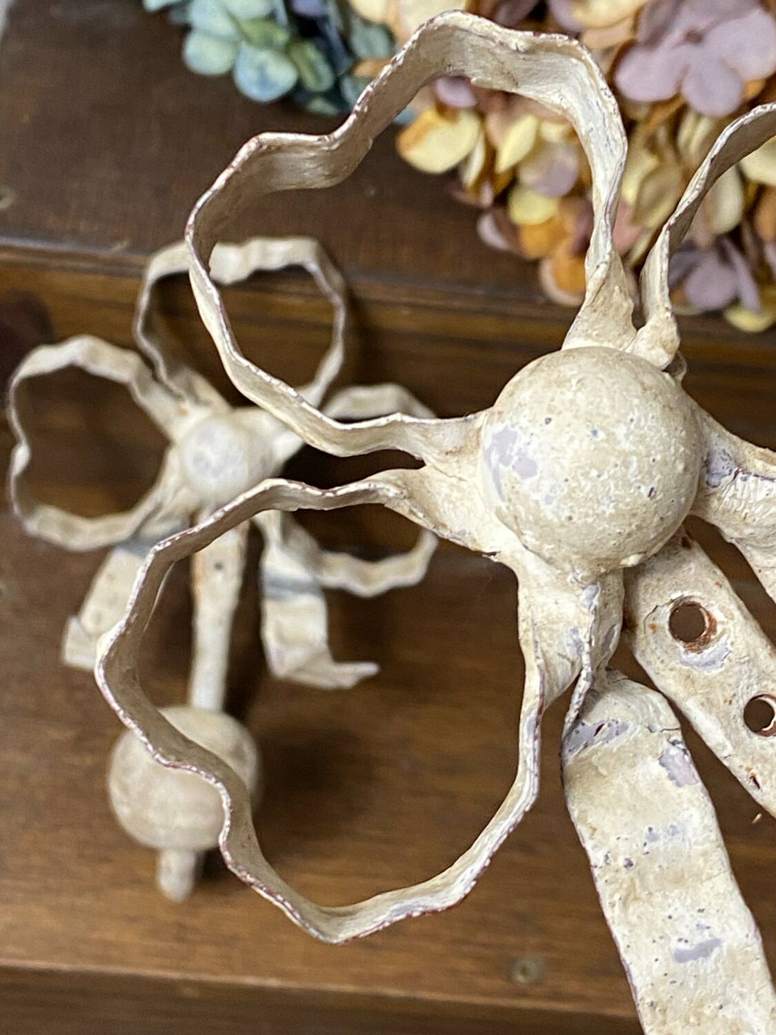 Metal and wood bow and ribbon hooks
