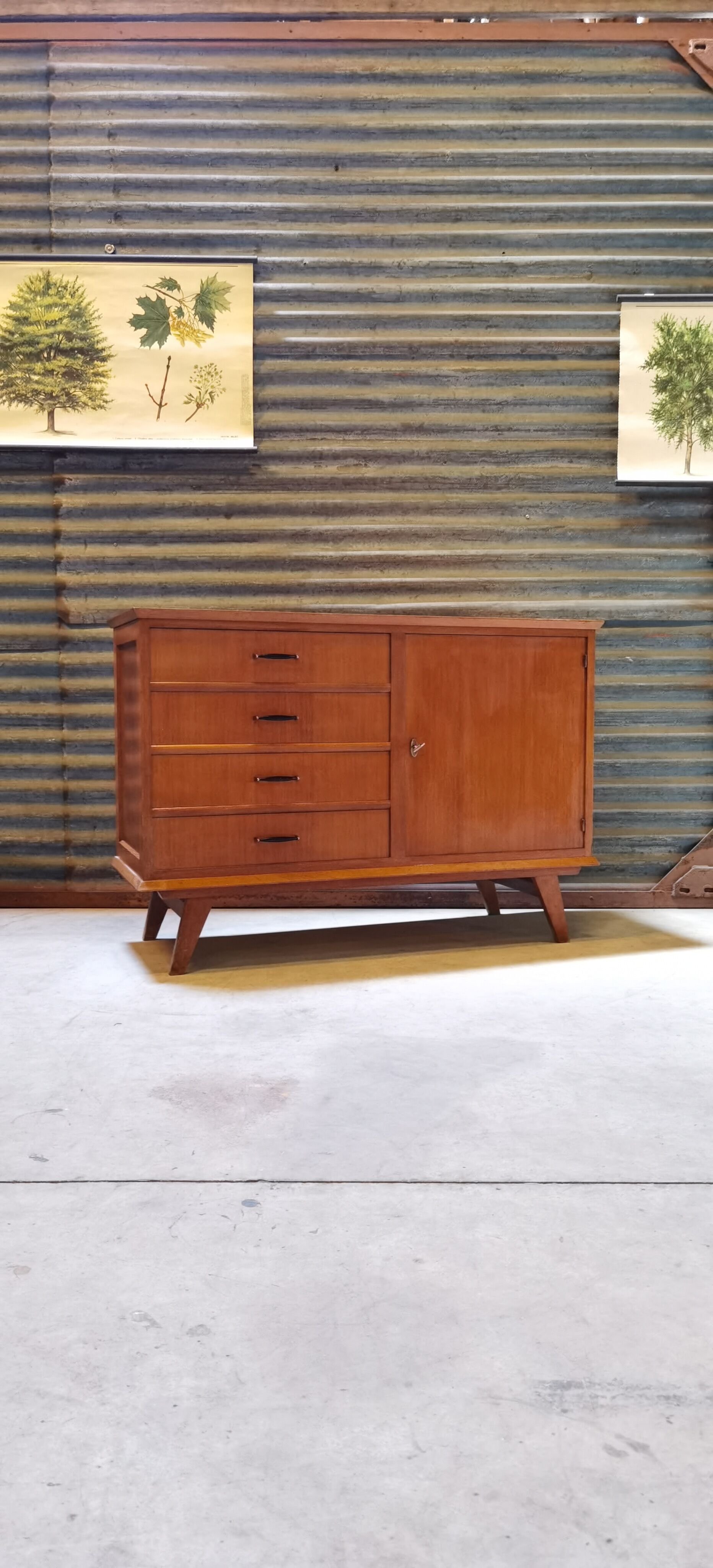 Buffet feet french compass 1970