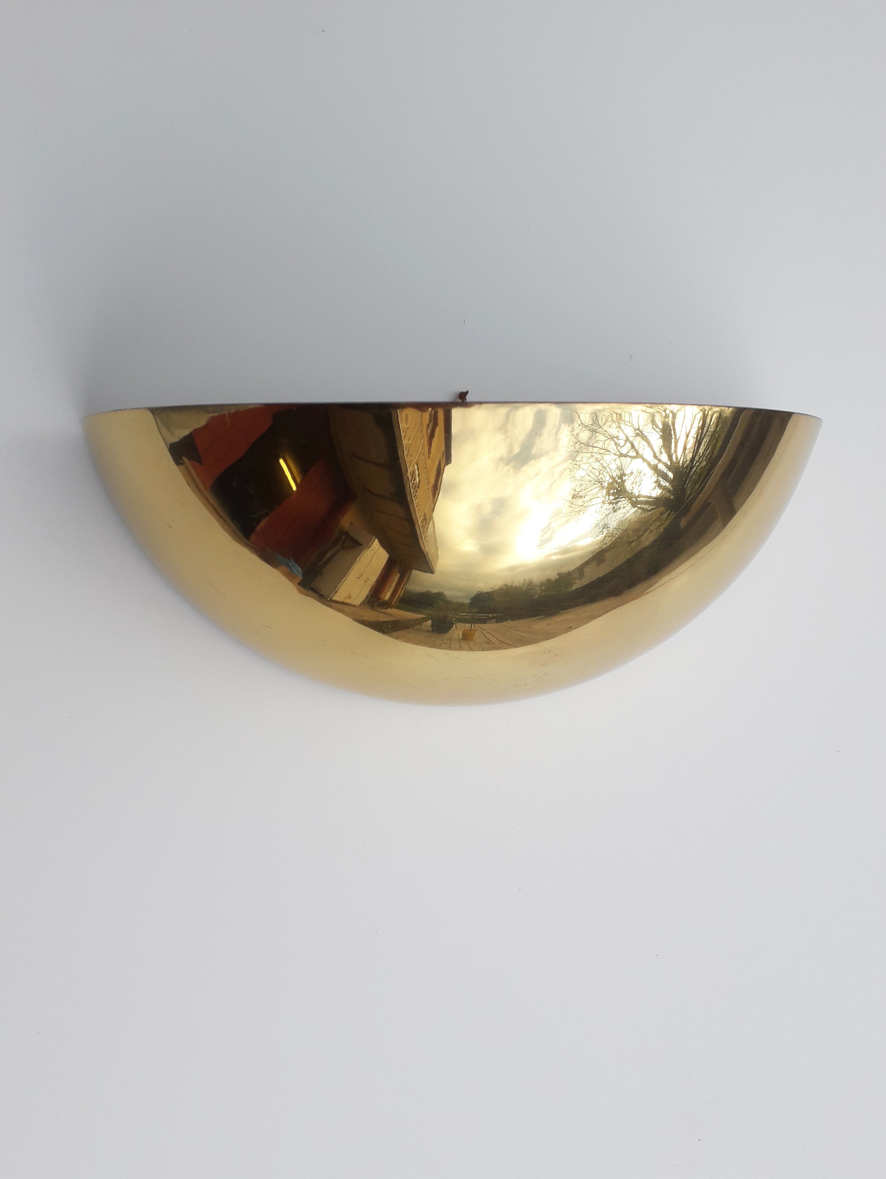 Vintage wall lamp - Half-moon - Golden metal mirror - 1970