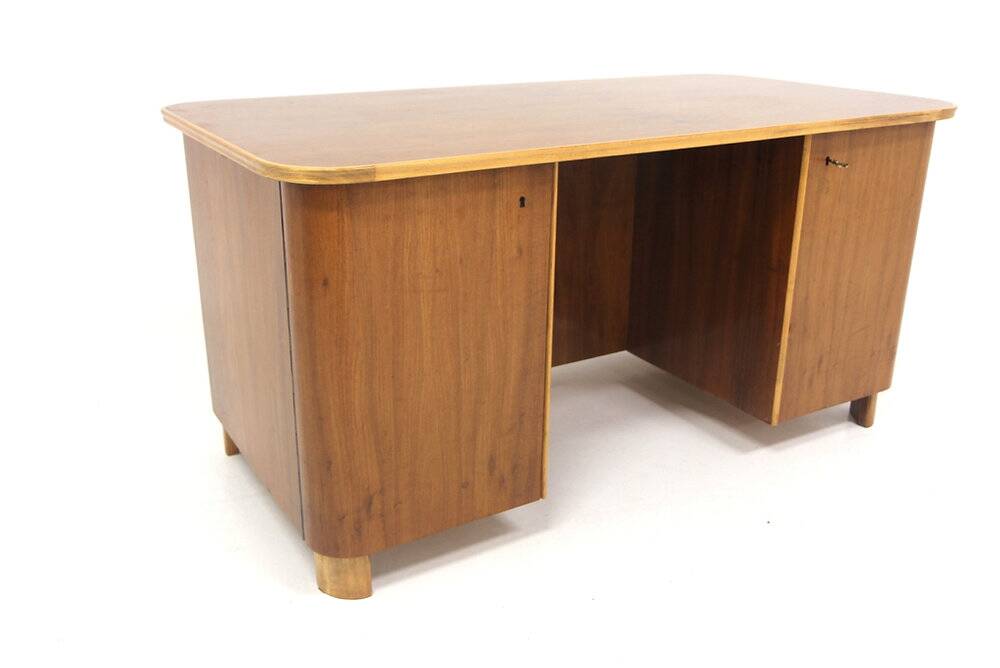Scandinavian walnut desk, Swedish Modern, Sweden, 1940.