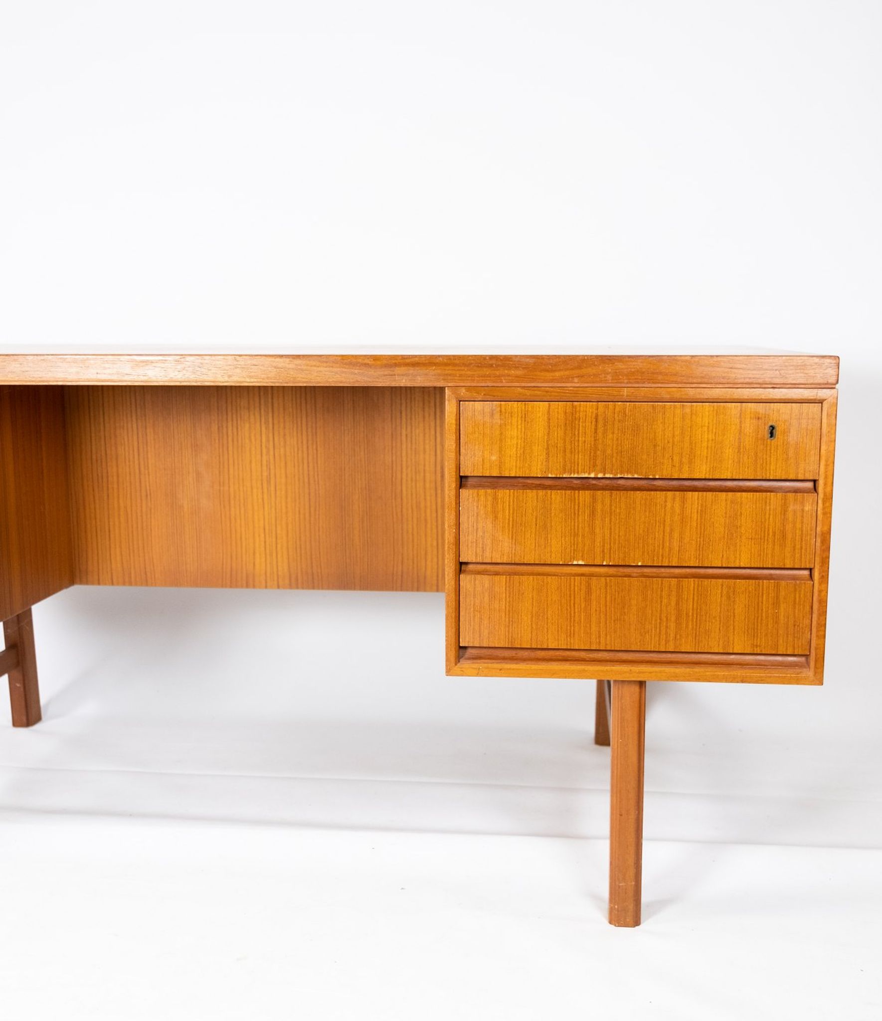 Bureau en teck de design danois des années 1960