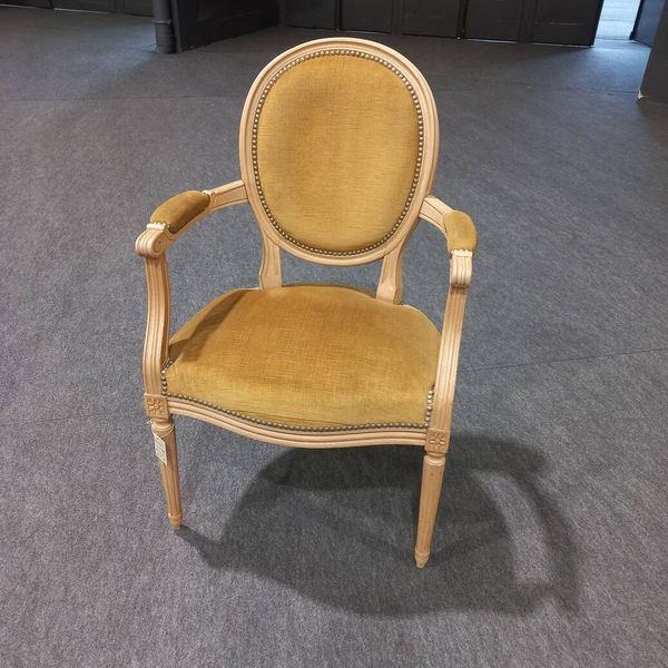 Fauteuil Louis XVI médaillon