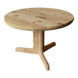 Round coffee table