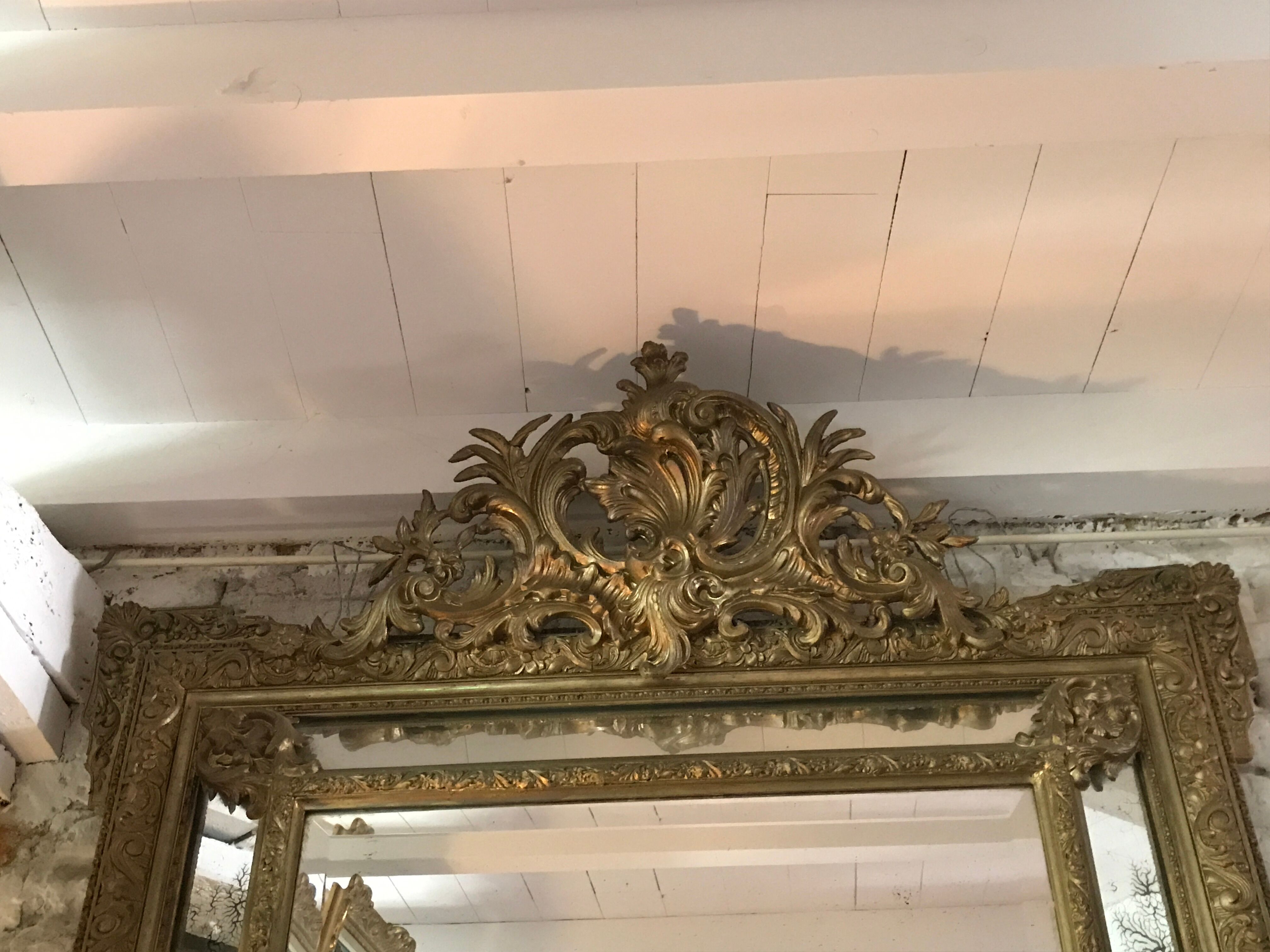 Mirror with parcloses