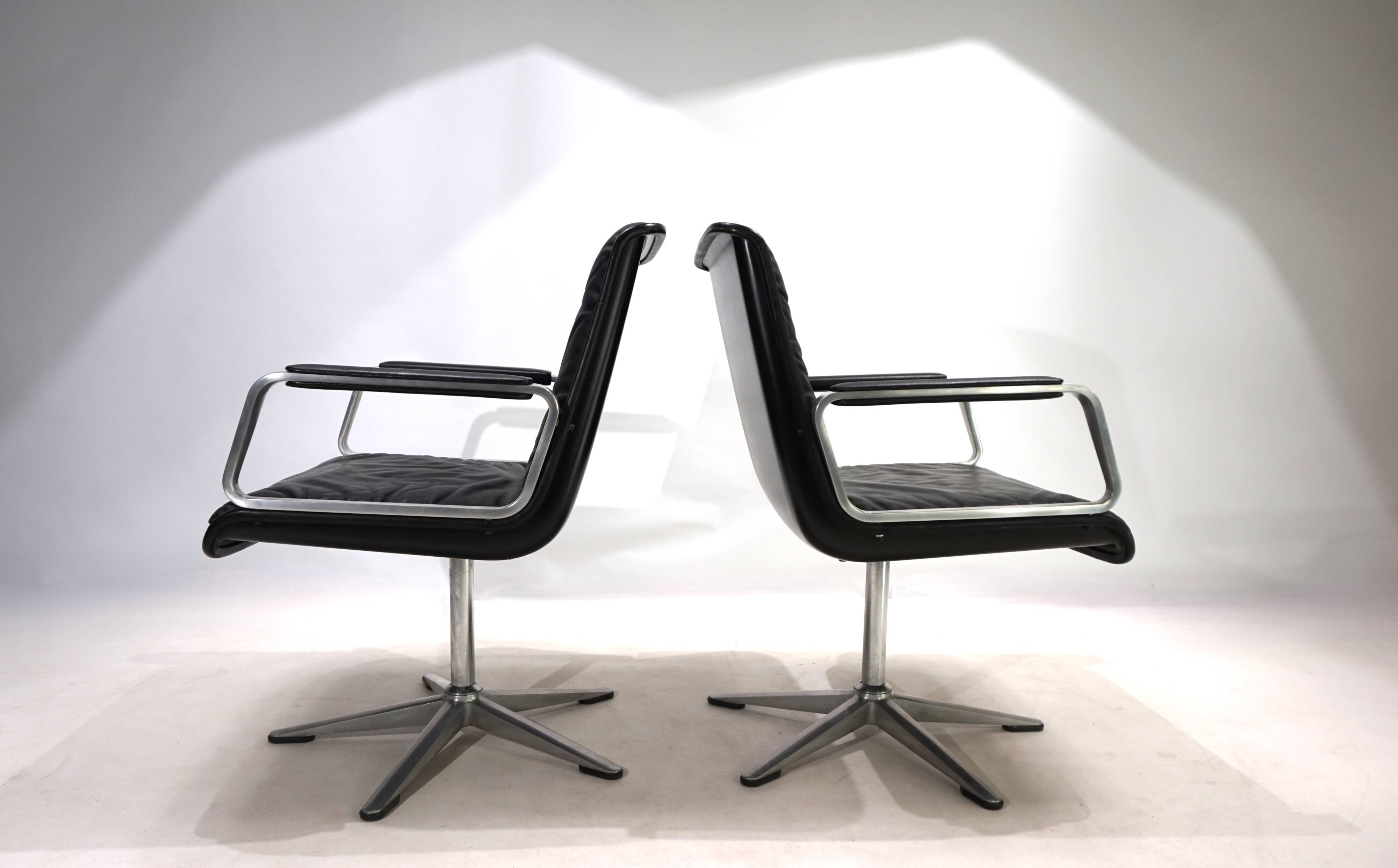 Set of 2 Wilkhahn Delta conference/dining chairs from the Delta Group