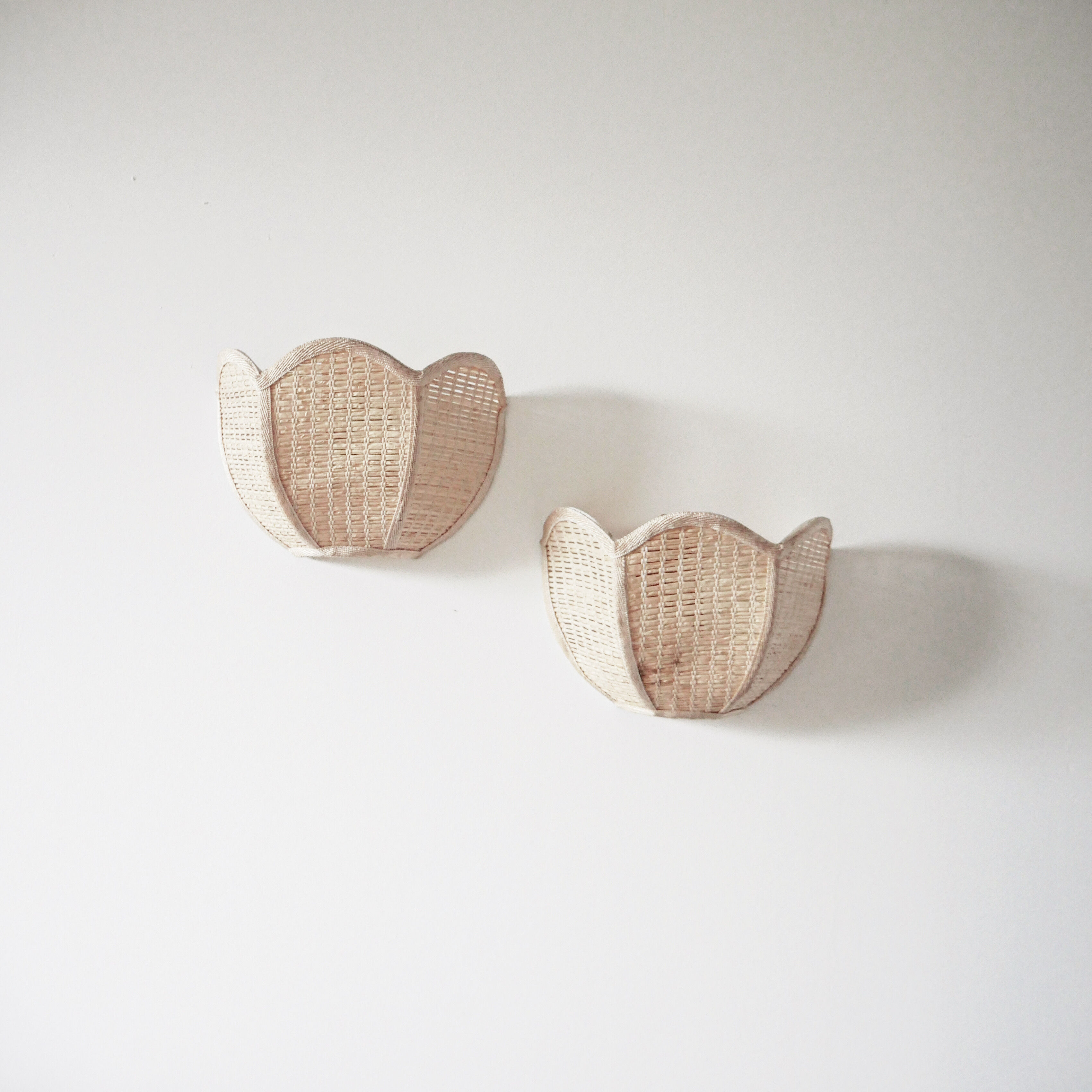 Paire d’appliques en fibre naturelle