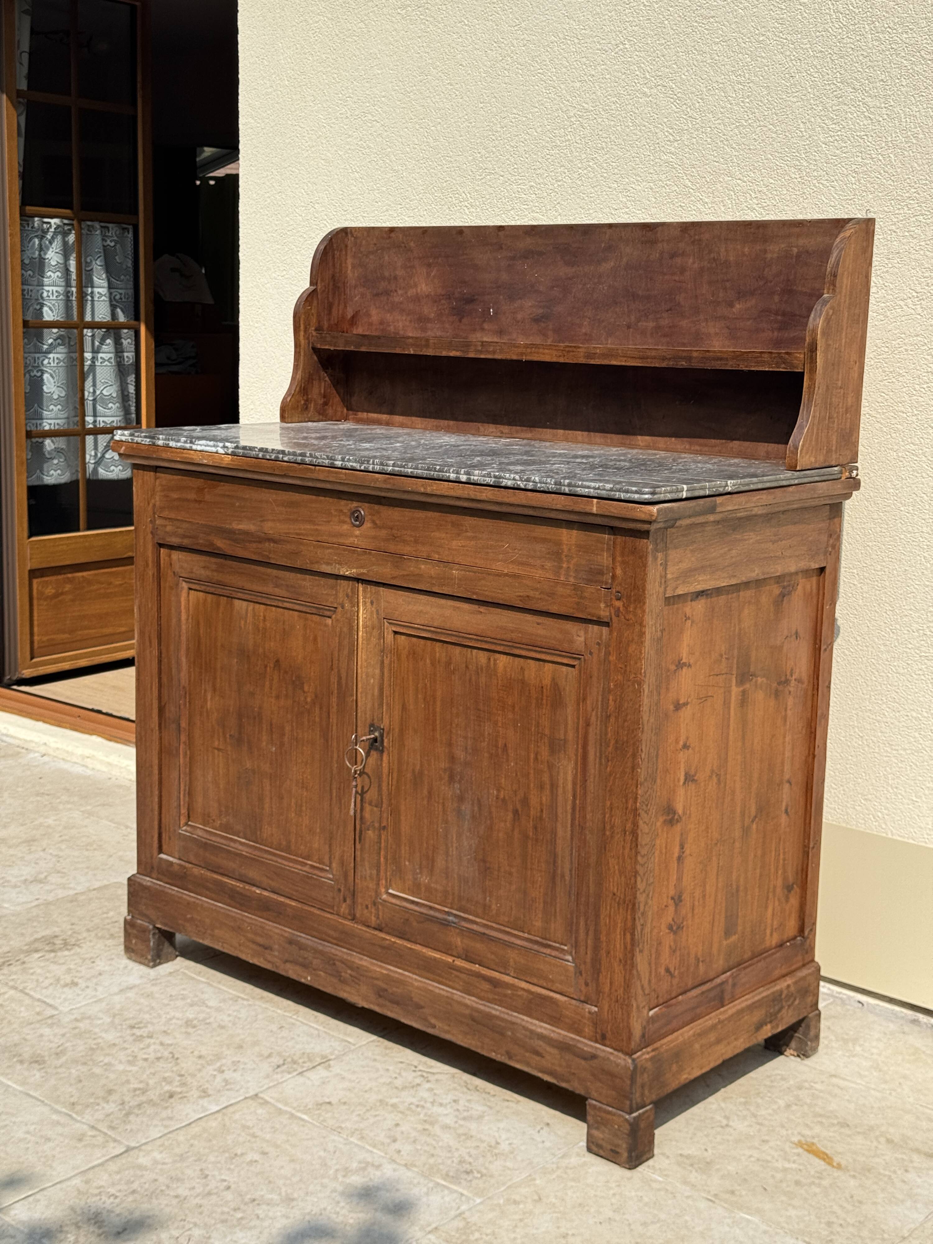 Grand buffet, meuble de toilette ancienne à dessus de marbre XIXe