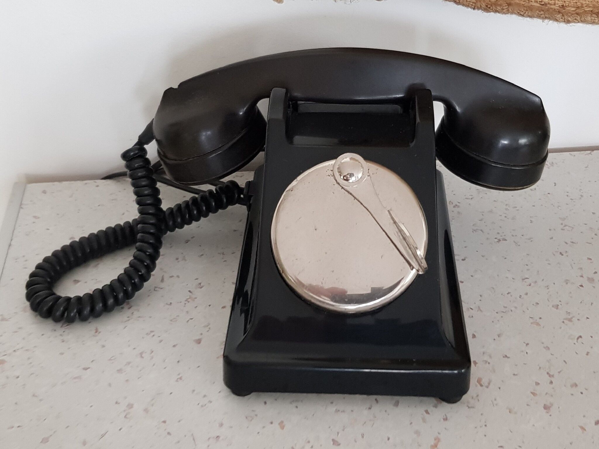 1950's bakelite telephone