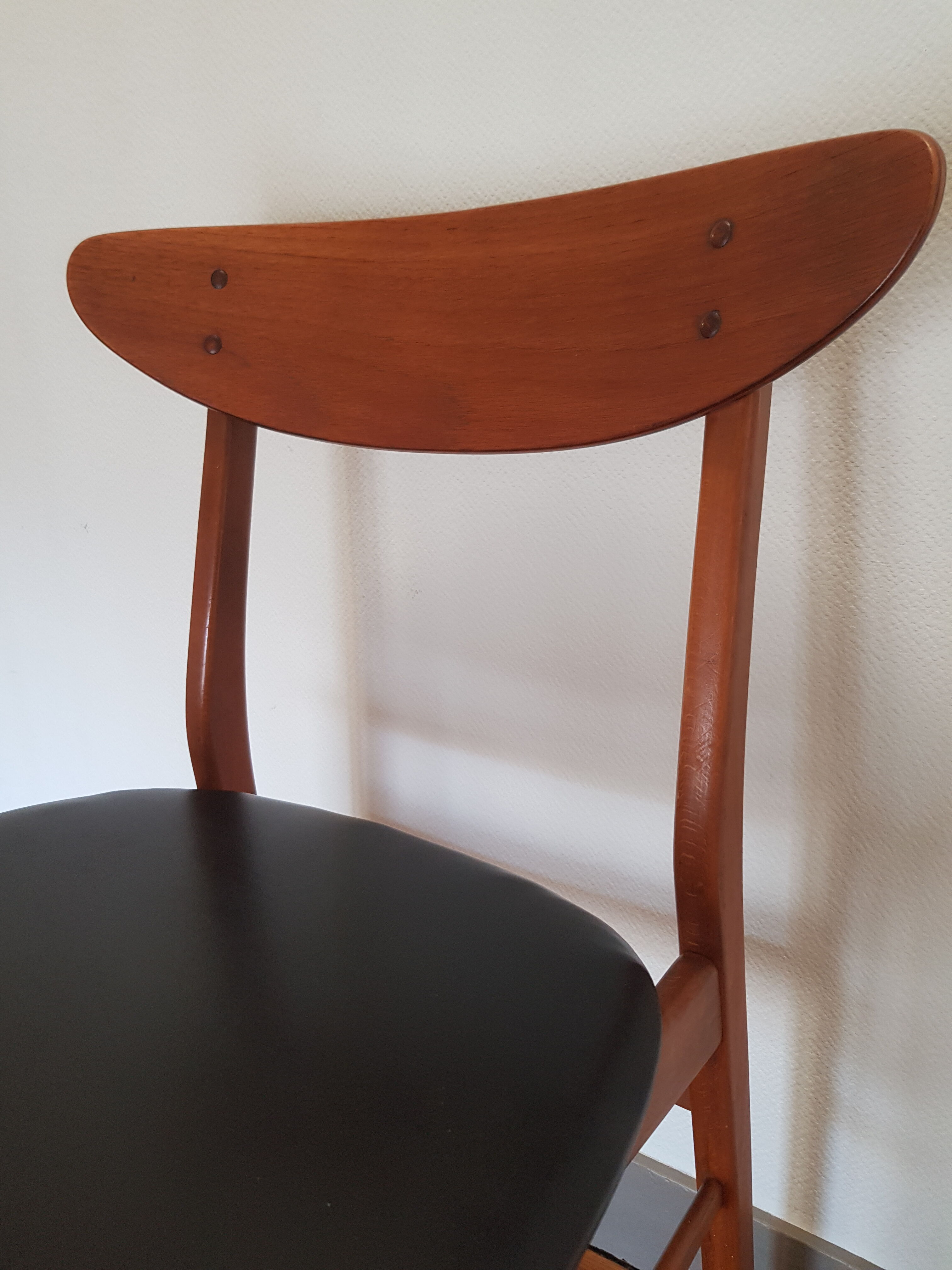 Danish chair in teak and black skai