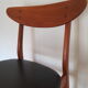 Chaise danoise en teck et skai noir