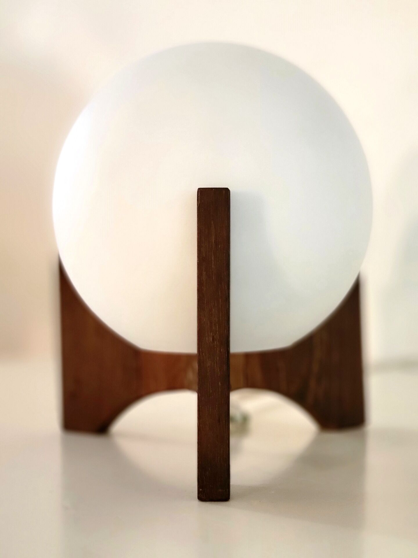 Raak Amsterdam Hokusai D-2022 table lamp in wenge & opal glass