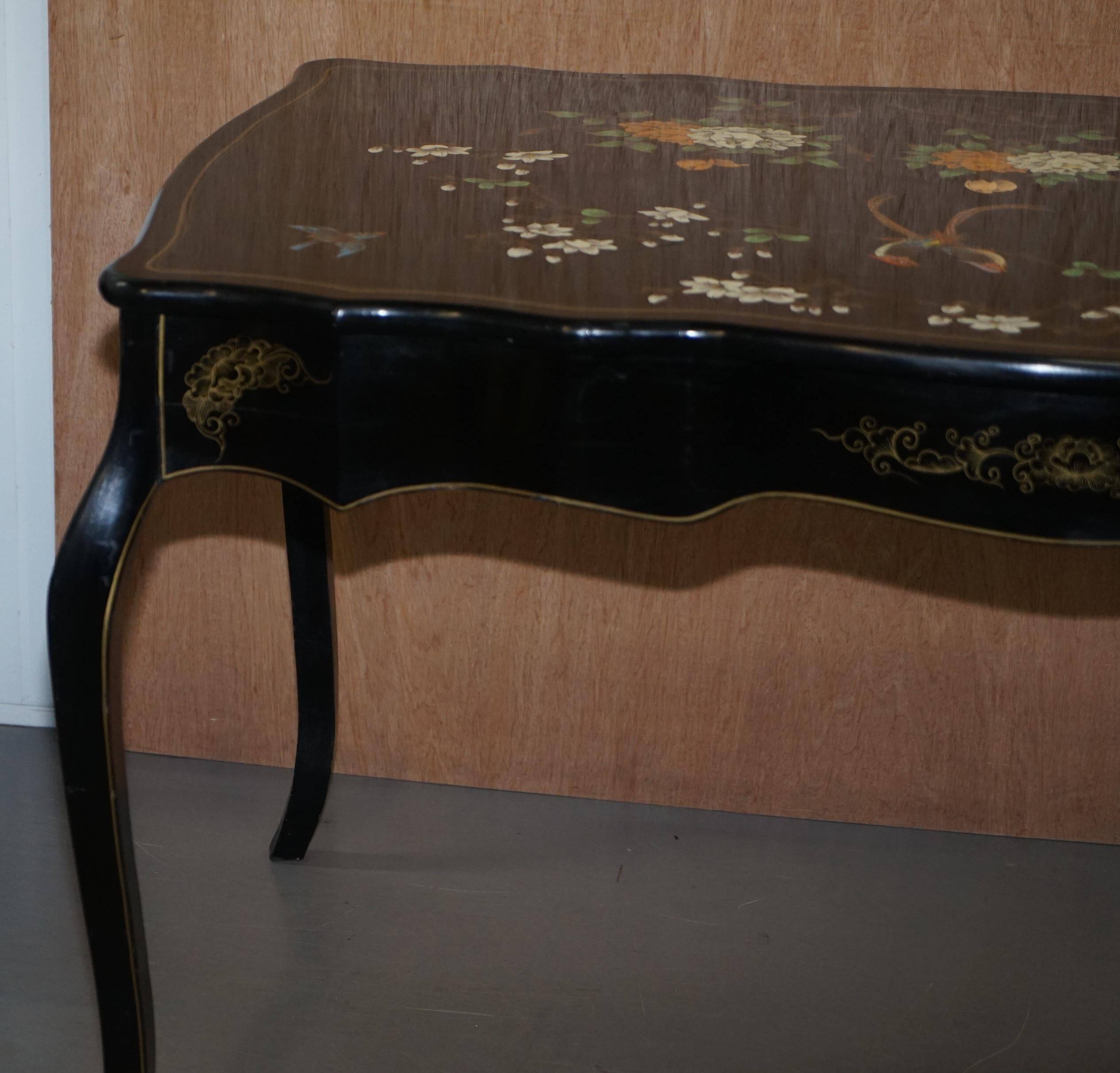 Bureau d'écriture vintage peint polychrome laqué noir avec oiseaux et fleurs
