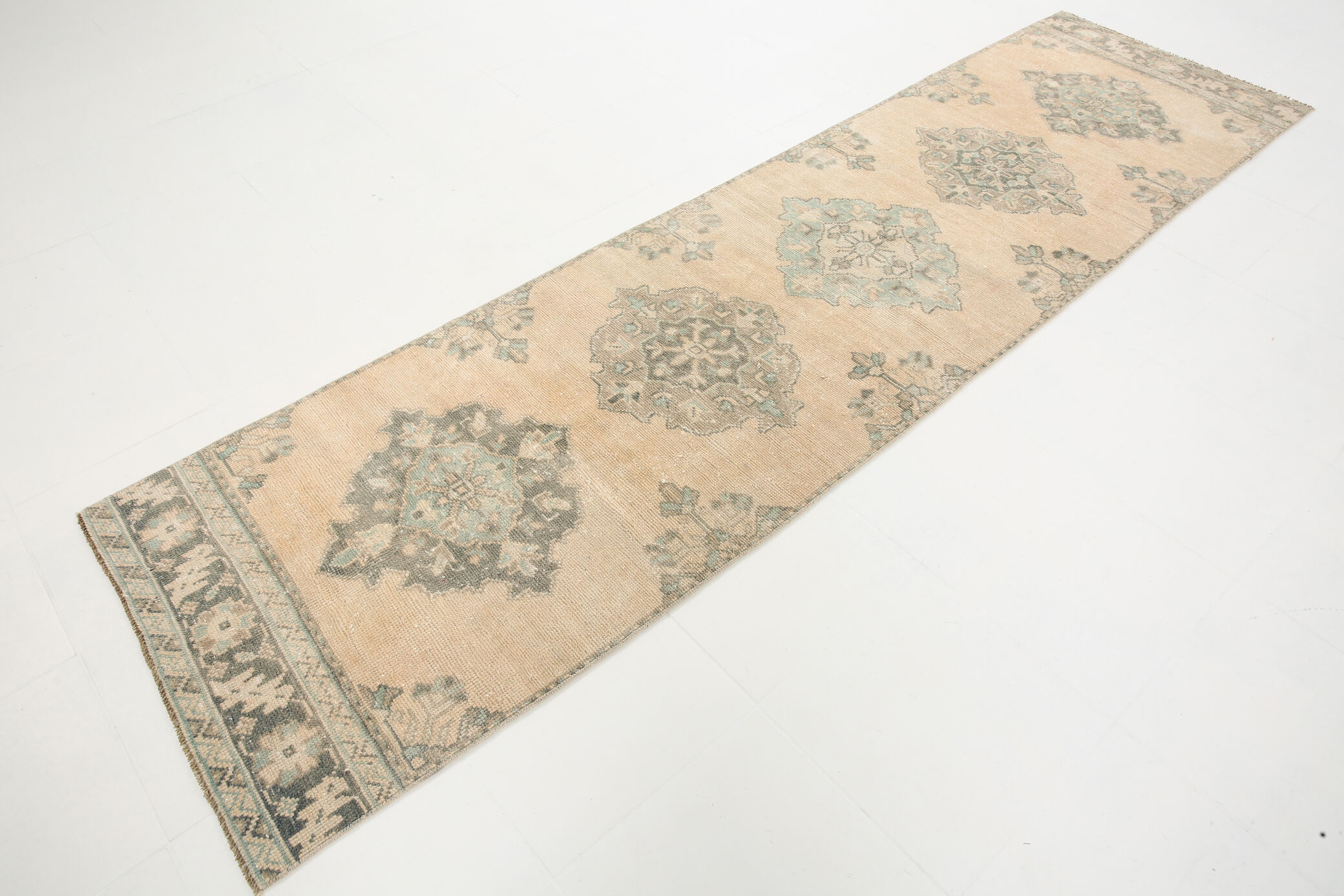3x11 Turkish Classic Runner Rug, 89x327Cm