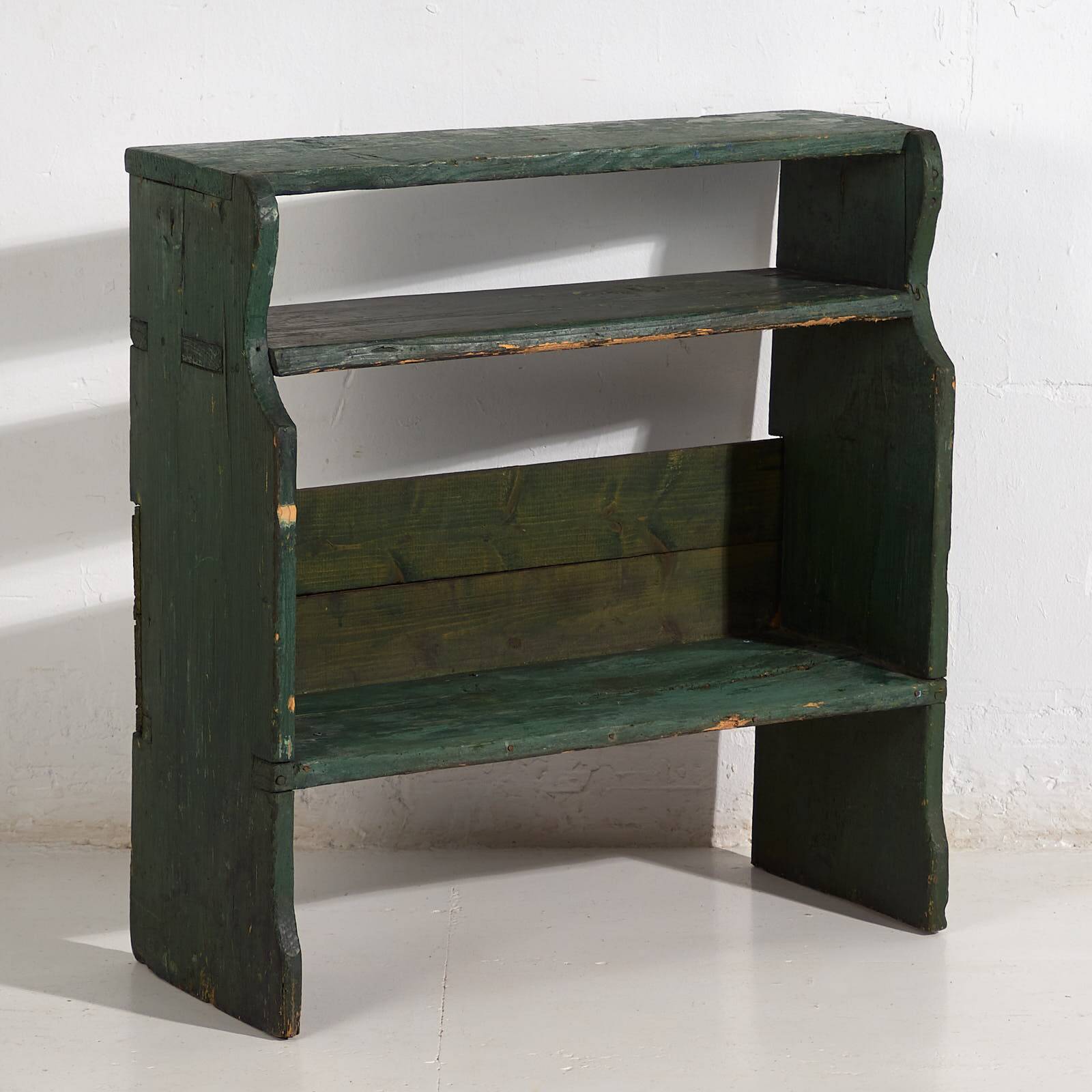 Small old green bookcase (c.1920)
