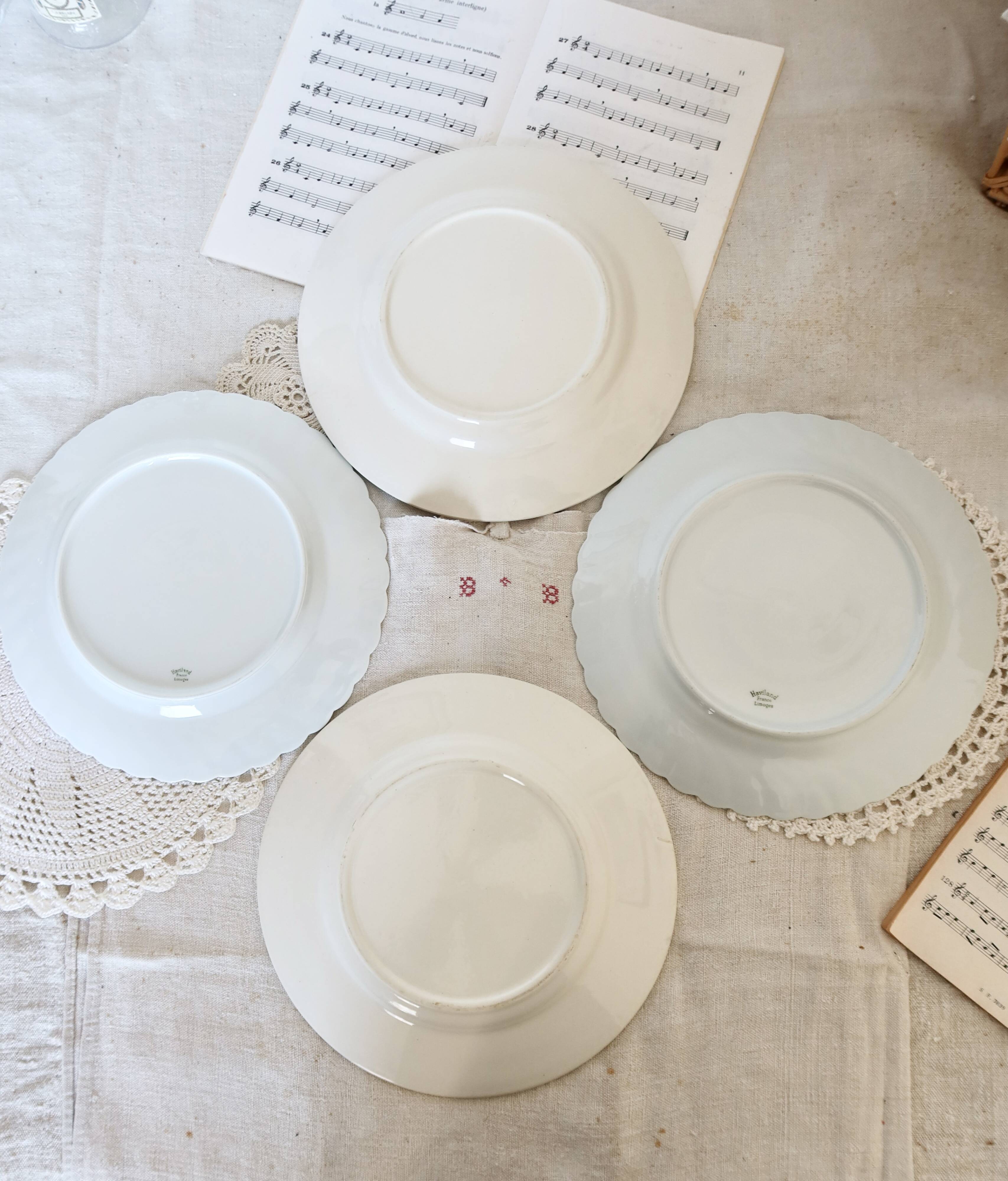 4 mismatched vintage porcelain and earthenware flat plates Marina set
