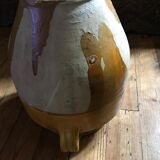 Old yellow pot varnished with confit from the Southwest