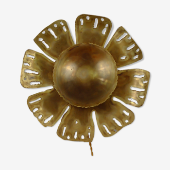 Brass plate flower sconce by Svend Aage Holm-Sörensen for Holm-Sörensen, Denmark.