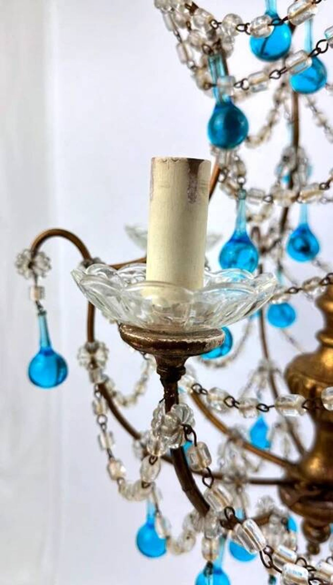 Italian chandelier with blue beads and gilded wood