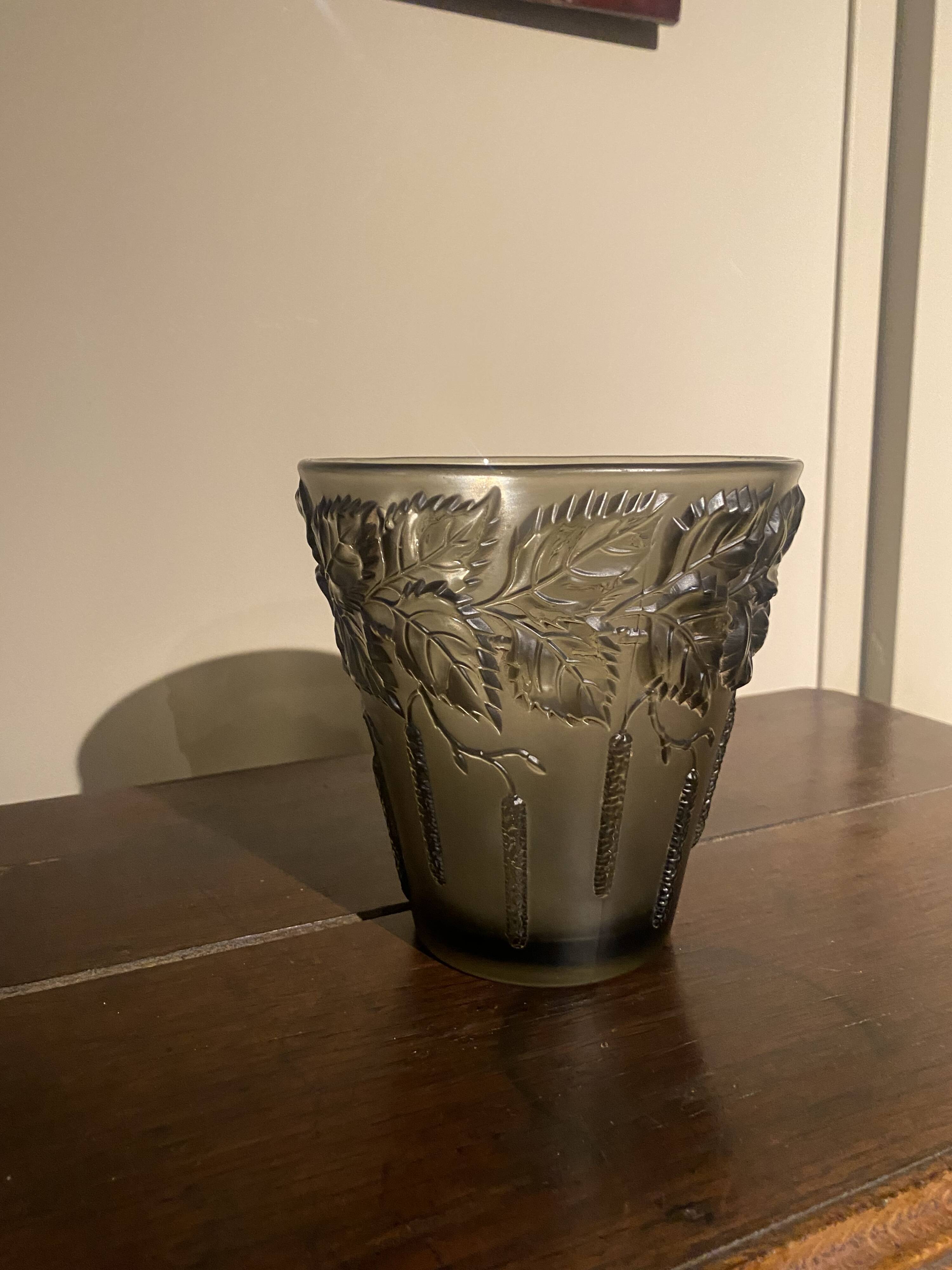 Vase glass paste leaves