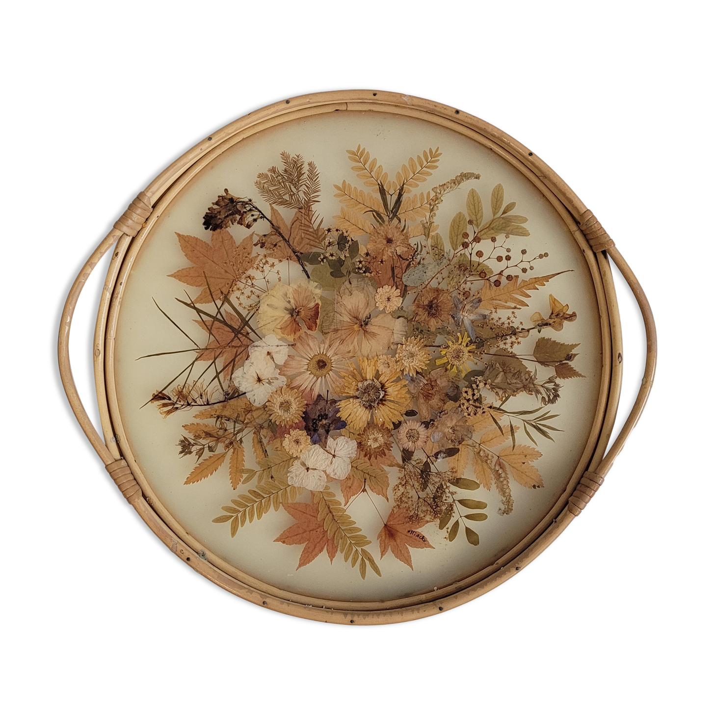 Rattan tray dried flowers