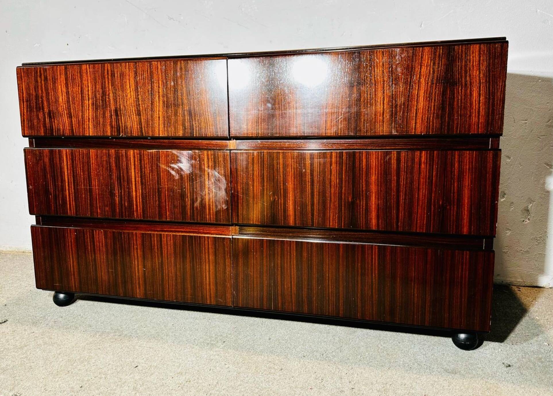 Commode en bois de rose 1970