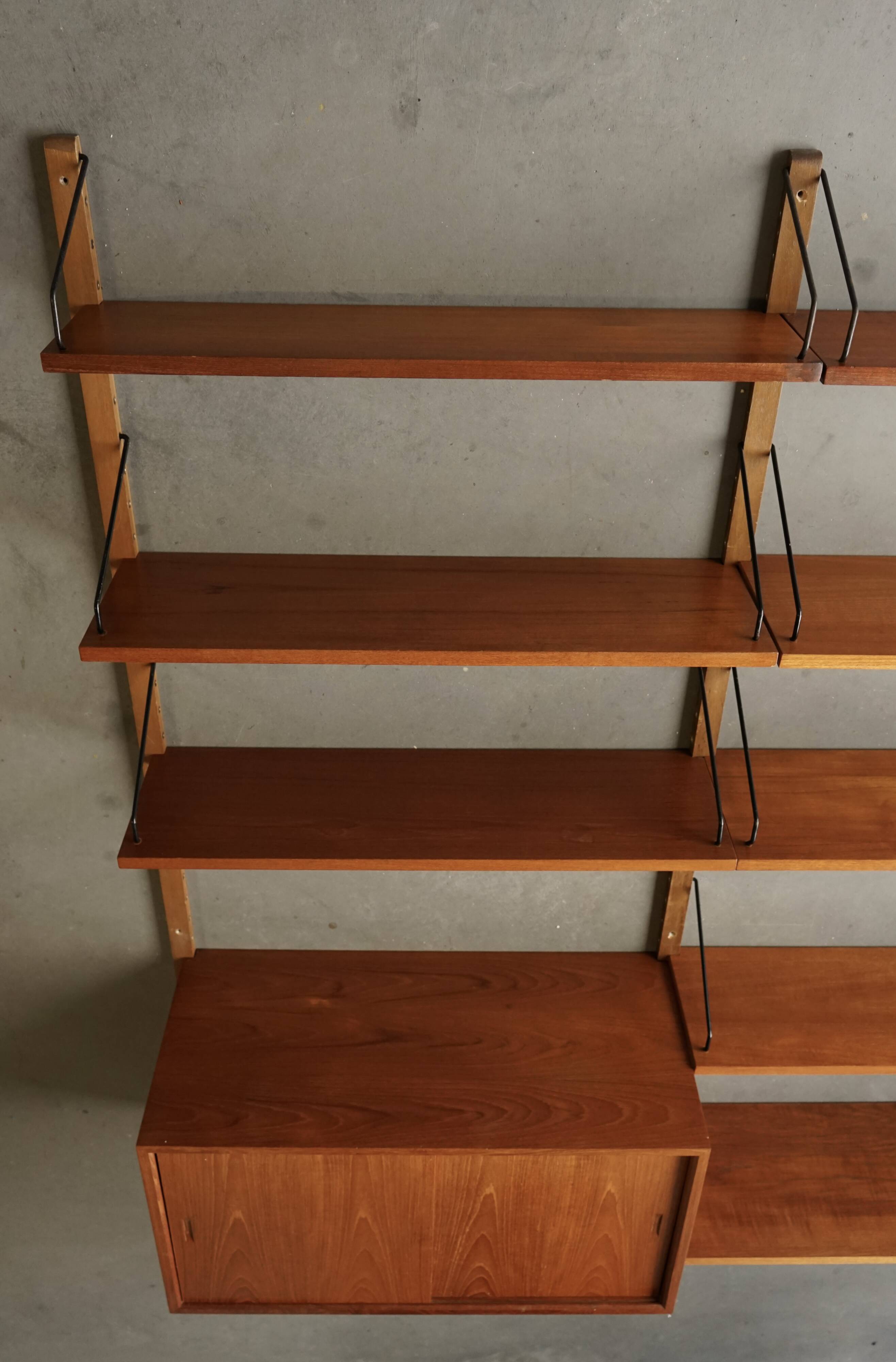 Meuble mural en teck danois du milieu du siècle par Poul Cadovius pour Cado