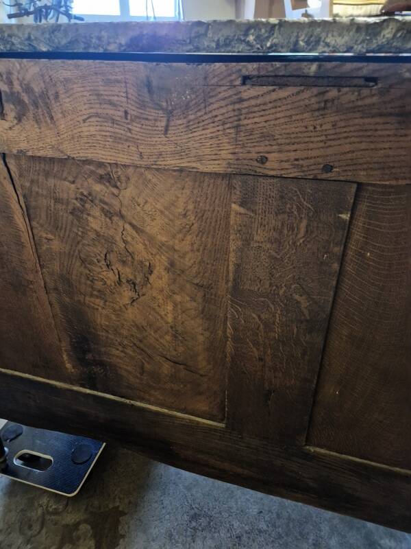 Mahogany commode with mahogany veneer from the Louis XVI period - late 18th century.