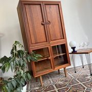 Vitrine Dyrlund