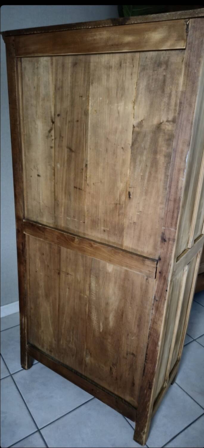 Armoire parisienne